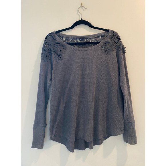 Long sleeve waffle shirt with floral cut out - Picture 1 of 4